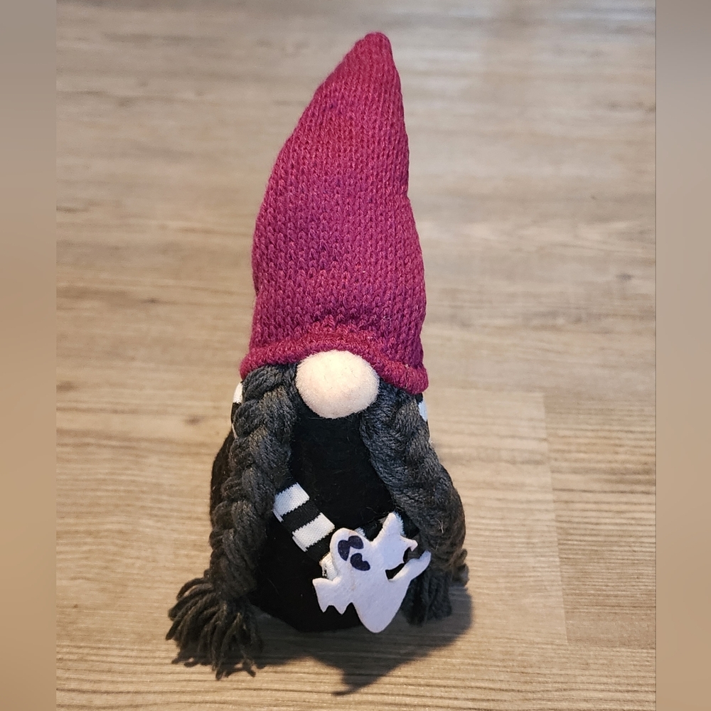 NWOT Halloween Gnome Girl Witch Plush Elf Ghost Decor Farmhouse Plaid KZ
